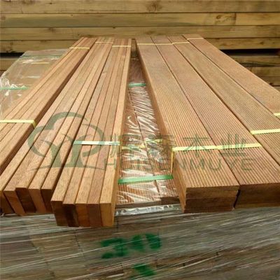 印尼菠萝格与非洲菠萝格 户外防腐木地板的性能与价格解析